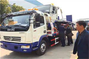 惠州汽车道路救援拖车价格